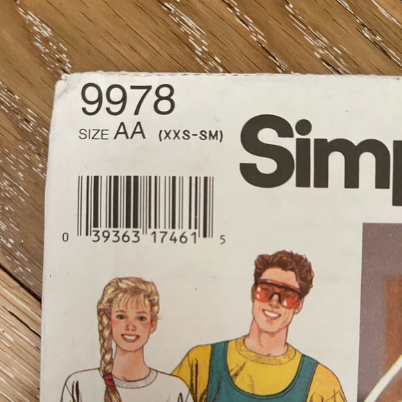 NWT Simplicity Sewing Pattern for Tank, T-Shirt & Shorts - Picture 2 of 5